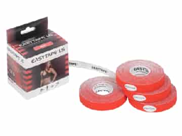 Easytape LS, 1,25cm x 4,5 m, i Röd (4). EasyTape i röd är en av de mest använda färgerna ibland de elastiska tejperna. Köp EasyTape och förstå själv varför våra kunder kommer om och om igen.